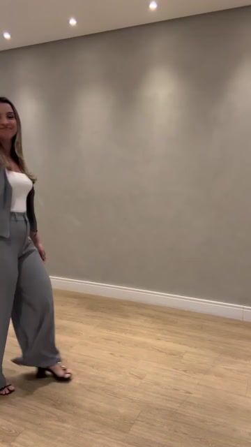 Video de CONJUNTO BLUSA COM ZIPER E CALCA