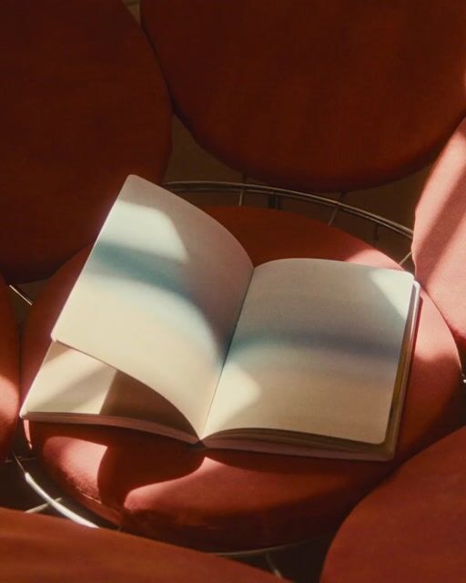 Video de Nuuna | Inspiration Book M Mood - Cuaderno mediano con hojas de colores