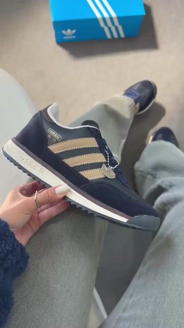 Vídeo de ADIDAS SL 72 PRIME - AZUL