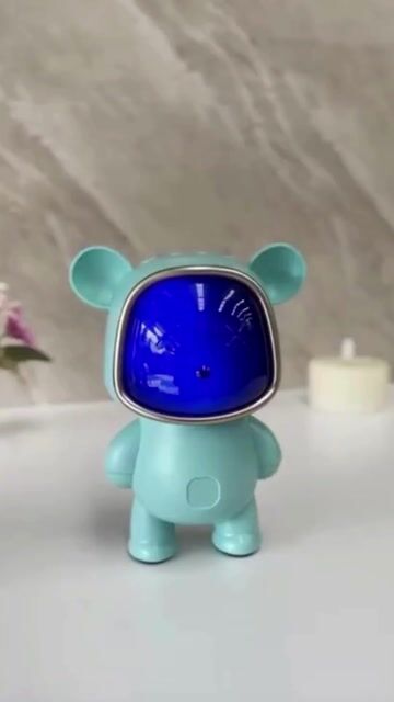 Video de Parlante Bluetooth Osito Astronauta con Luces LED | Diseño Decorativo para Habitación Infantil