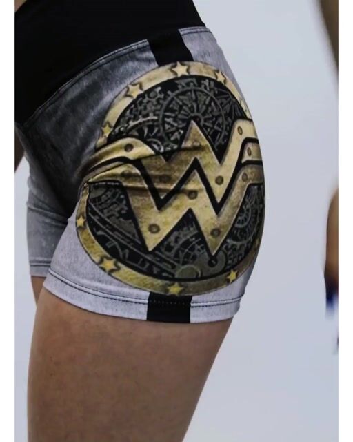 Video de Conjunto Wonder Woman Dorado