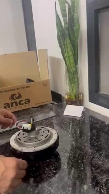 Video de Ventilador de Techo ECO c/plafón led Negro12W