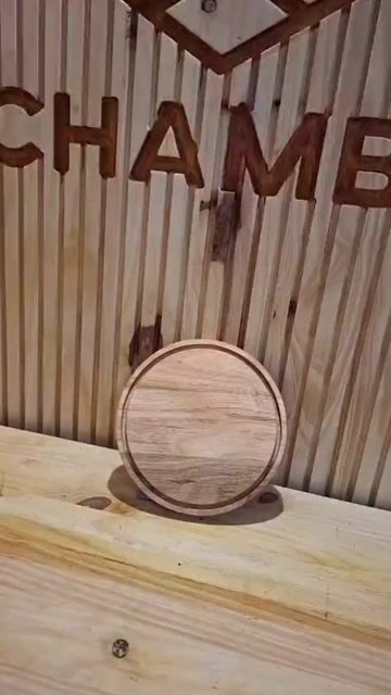 Video de TABLA REDONDA 22CM EN MADERA DE EUCALIPTO + VARIANTES (M)