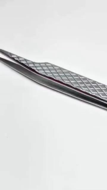 Video de Kit 2 Diamantadas Extensão Cílios 90º e Semi Curva para Isolamento, Volume Russo, Mega e Fios Tecnológicos