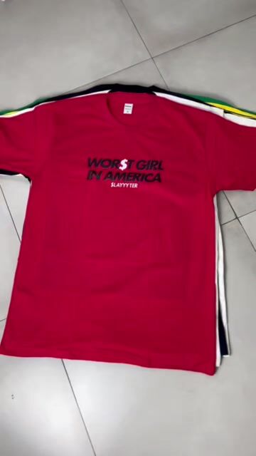 Video de Camiseta Slayyyter - Worst Girl In Brazil