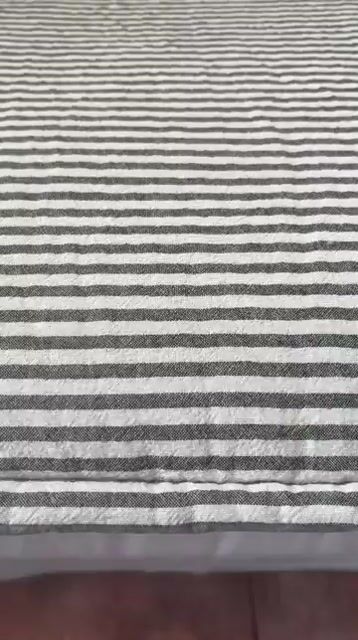 Video de PILLOW RAYADO GRAFITO OFF WHITE