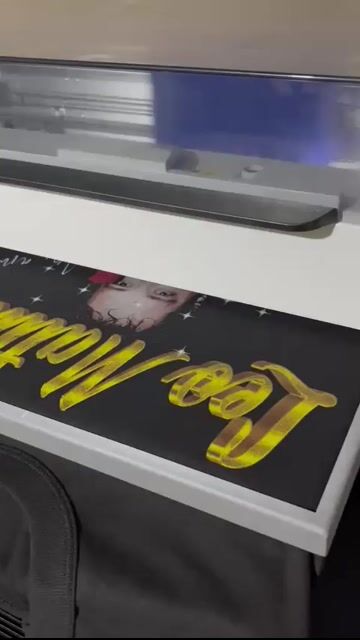 Video de Remera Leo Mattioli Dorado