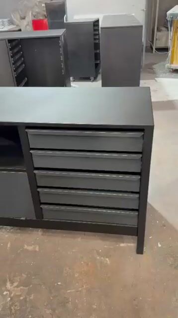 Video de Banco de Trabajo Industrial de Acero 1,50 m con Cajones