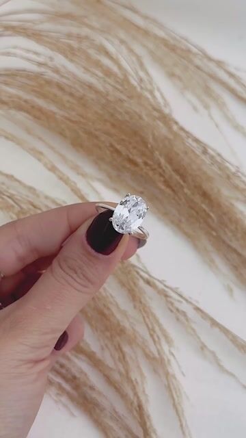 Vídeo de Anel Solitário Georgina Oval 10mm Em Prata 925