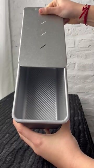 Video de Molde Pan Lactal con Tapa 20×10×10 cm — Acero Aluminizado