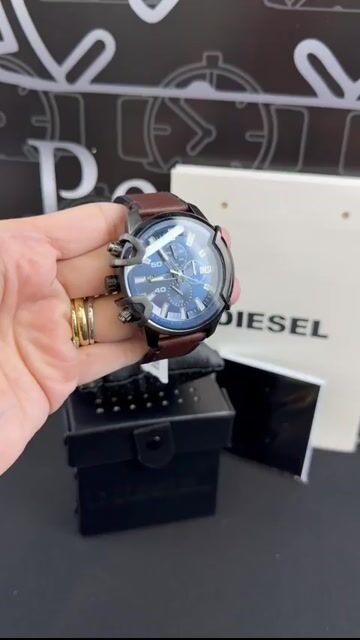 Video de Diesel Griffed DZ4604 48mm - Aço Black/Mostrador Azul - COURO