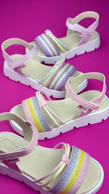 Video de Sandália Infantil Menina Rosa/Colorido Confortável Antiderrapante