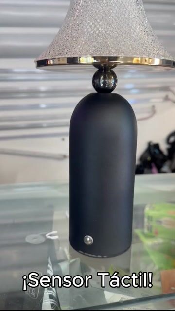 Video de Lámpara de Mesa Tricolor Recargable