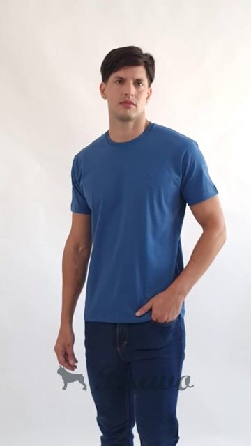 Video de Remera básica azul medio (Solo talle 4XL)