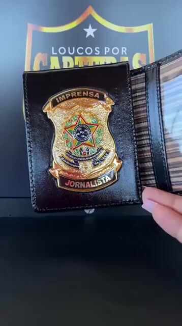 Video de Carteira em couro com 1 brasão - Imprensa Jornalista