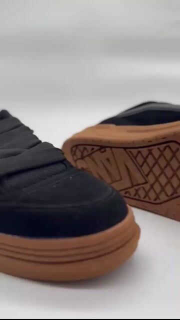 Video de Vans Hylane Negro/Caramelo
