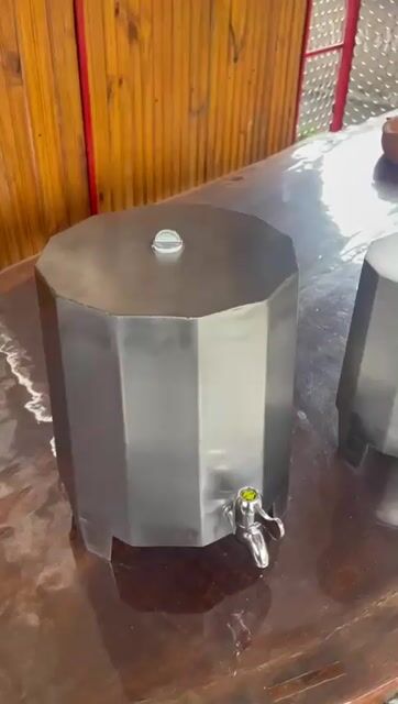 Vídeo de Tonel Barril De Cachaça Pinga Inox 10 Litros
