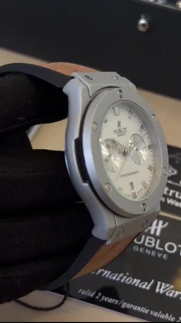 Video de Hublot Chrnograph 42mm - AÇO/MOSTRADOR BRANCO - SILICONE E COURO