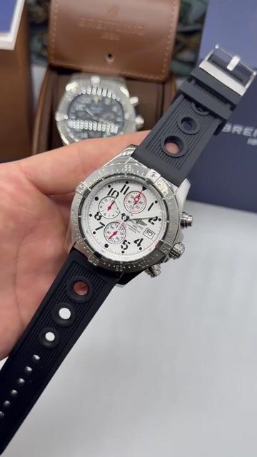 Video de Breitling Super Avenger 44mm - AÇO/MOSTRADOR BRANCO - SILICONE