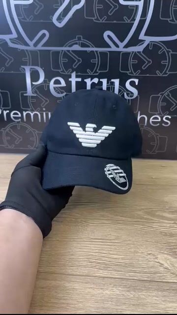 Video de Boné ARMANI preto