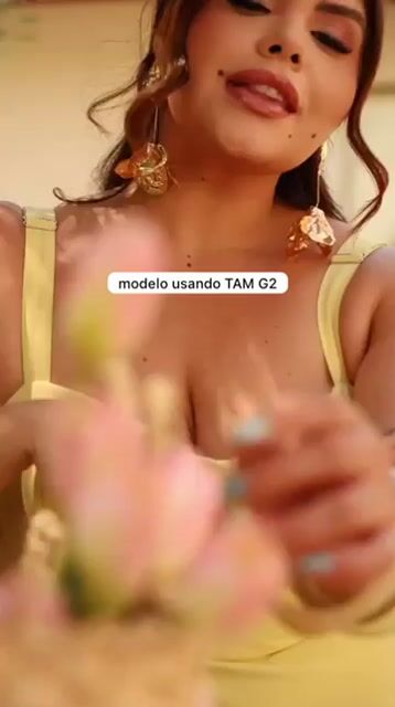Vídeo de Plus Size Bella Bia