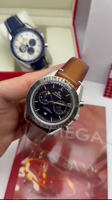 Video de Omega Speedmaster 42mm - AÇO PRETO/MOSTRADOR PRETO - COURO