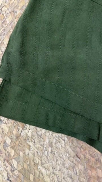 Video de Shorts-Saia Verde com Sobreposição Frontal