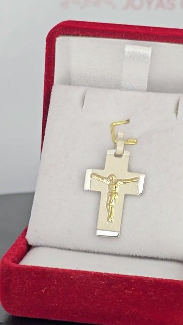 Video de Dije Cruz Plata Oro Con Cristo Relieve 16x25 Mm Mrt - C2405
