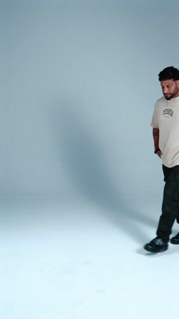 Vídeo de Camiseta Oversized Cristã "É Tudo Sobre Ele" Minimalista Streetwear Gospel Premium