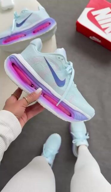 Vídeo de Tênis Nike Zoom Vomero Importado Lilas