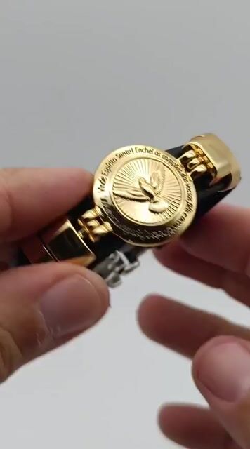 Video de Pulseira Preta com metal - Medalha do Espírito Santo -fecho prateado