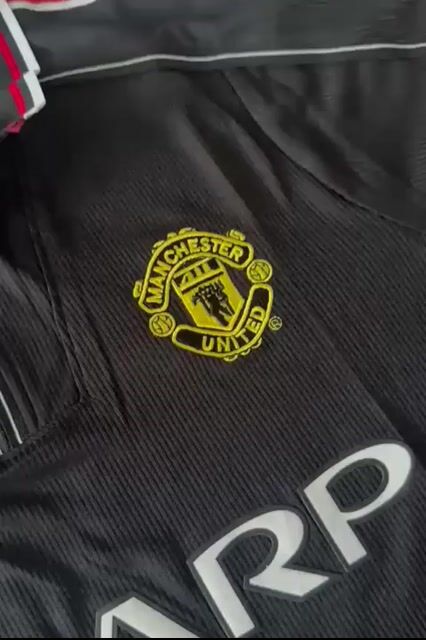 Video de CAMISETA MANCHESTER UNITED 1999 SUPENTE NEGRA MANGA LARGA BECKHAM 7