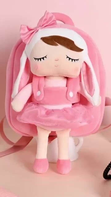 Video de METOO DOLL - MOCHILA COM BONECA 30CM ANGELA FLORESTA COELHA