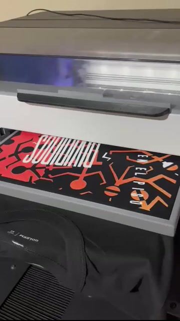 Video de Remera Divididos 40 Dibujos Ahi En El Piso