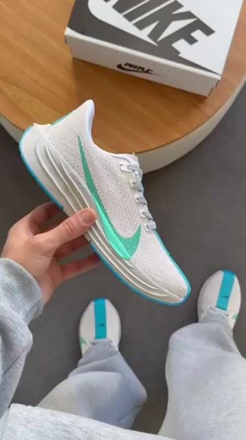 Vídeo de NK Pegasus Plus Cinza/Azul/Verde