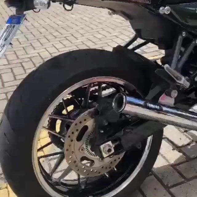 Video de ESCAPE 4x1 (2.5") - Z900 RS