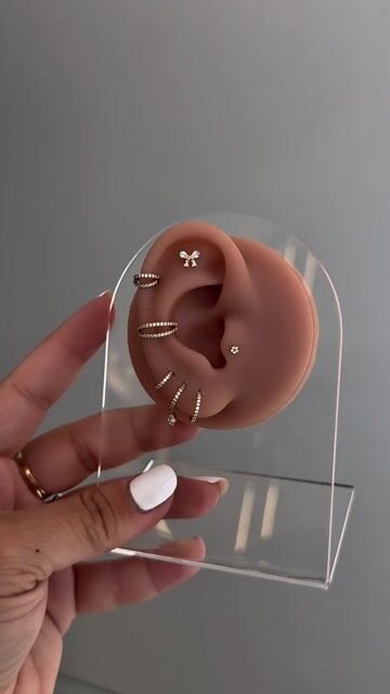 Vídeo de PAR DE ARGOLA SLIM CRAVEJADA