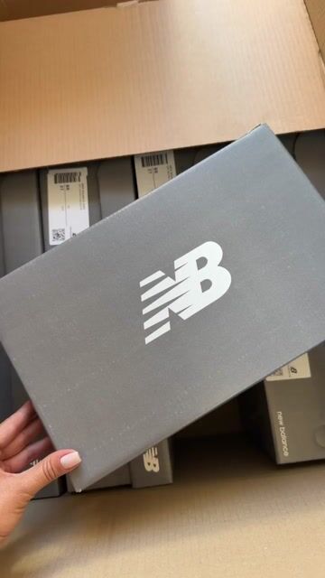 Vídeo de NB 9060 Couro All Black Sola EVA - (cópia)