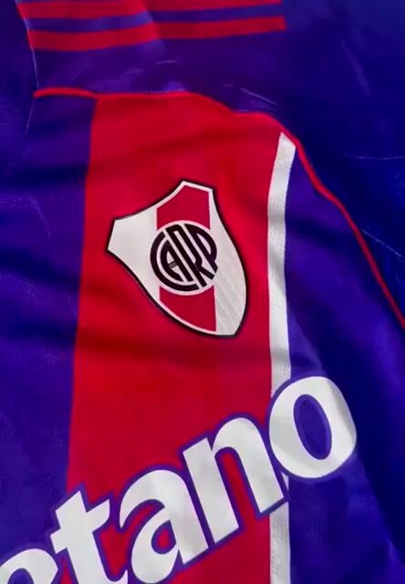 Video de CAMISETA 2026/27 RIVER VIOLETA - TELA JUGADOR