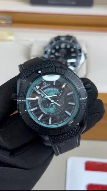 Video de Omega Planet 42mm - AÇO PRETO/MOSTRADOR PRETO - NYLON