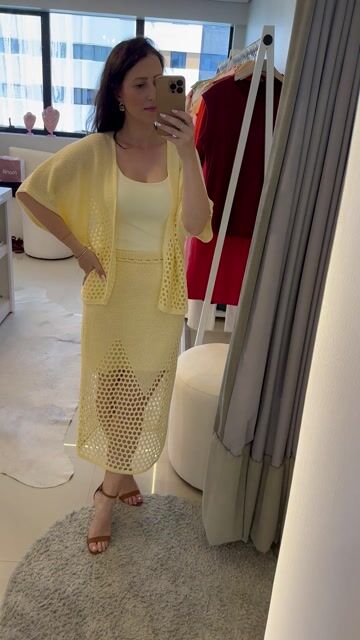 Vídeo de Conjunto de fio com kimono e saia midi manteiga