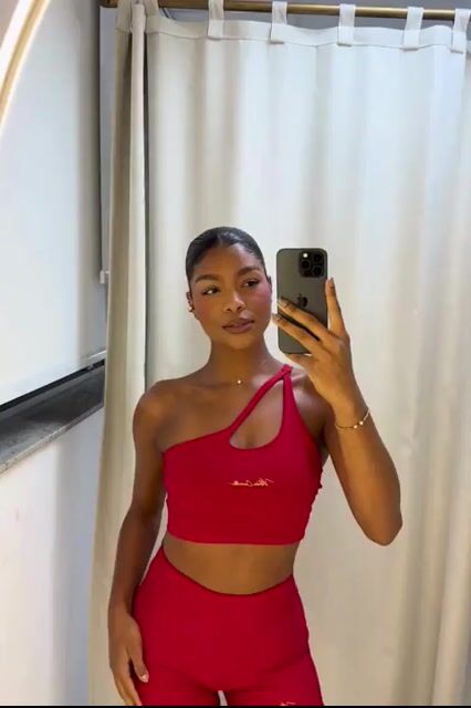 Vídeo de VITORIA CARVALHO MODA FITNESS