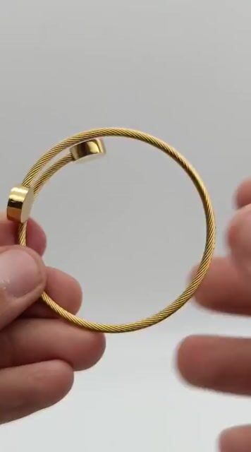 Video de Bracelete Dourado Medalha de São Bento- INOX -Ajustável