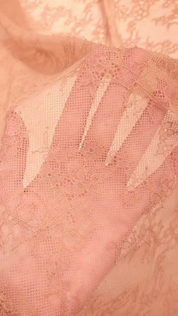 Video de ENCAJE OLIVIA BLUSH