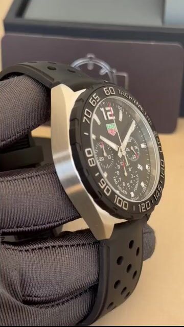 Video de TAG Heuer Fórmula 1 - 45mm - AÇO/MOSTRADOR PRETO - SILICONE
