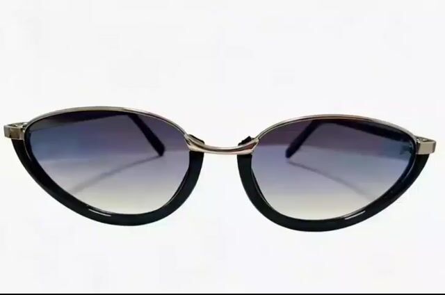 Video de Óculos Kanguru Glasses Acetato Preto Brilho Moderno c/ Detalhe Prata. Polarizado Lente Azul Degradê.