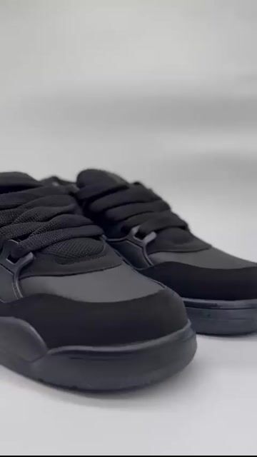 Video de Nike RM Negro puntera negra