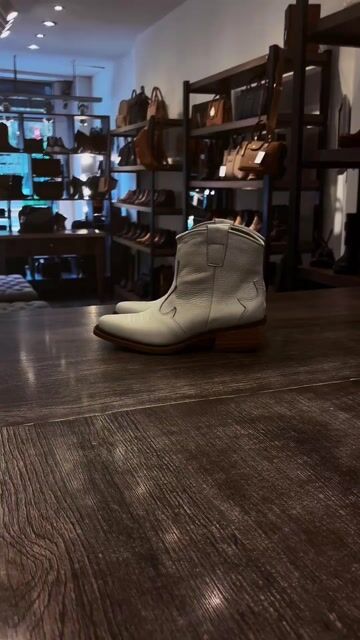 Video de SOLEMNIA SHOES