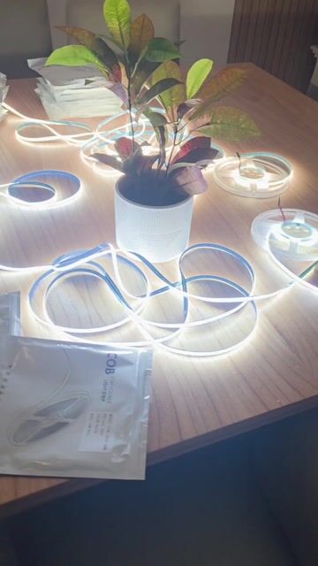 Video de Tira luces LED Neon COB 220v + interruptor y enchufe 4000k