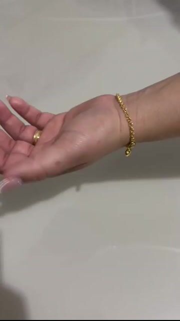 Video de Pulseira portuguesa berloque feminina fecho boia banhado a ouro